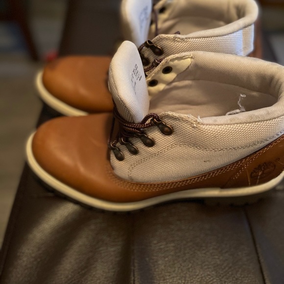 Timberland Boots ...Never worn - Picture 3 of 4